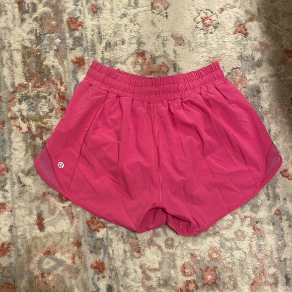 sonic pink hottie hot shorts - Picture 2 of 2